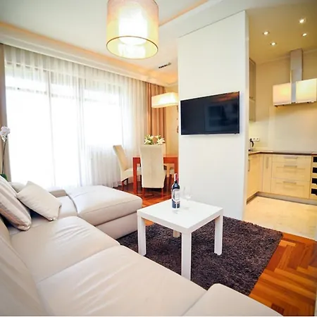 Exotic Wood - Neptun Park Residence *